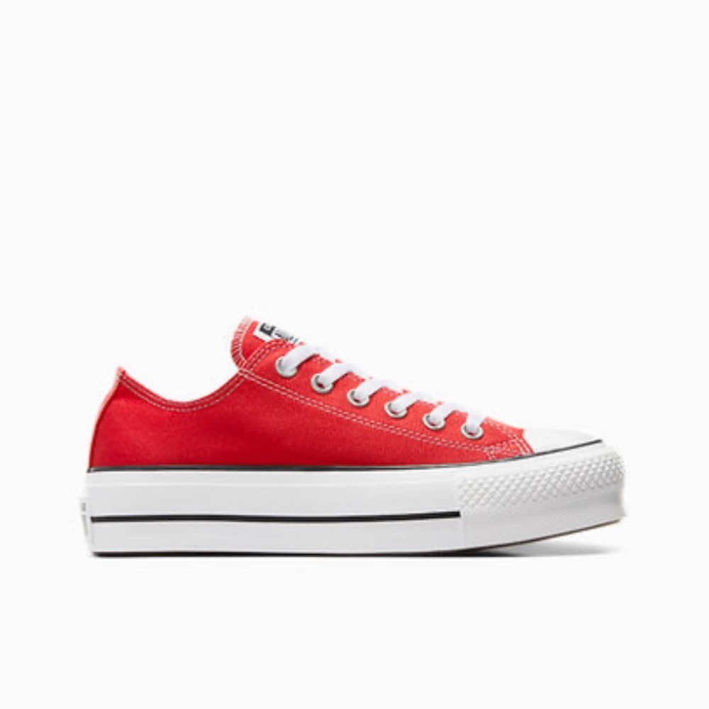 Chuck Taylor All Star Lift Platform in Red NWT Women’s 7 Big Kids 5
